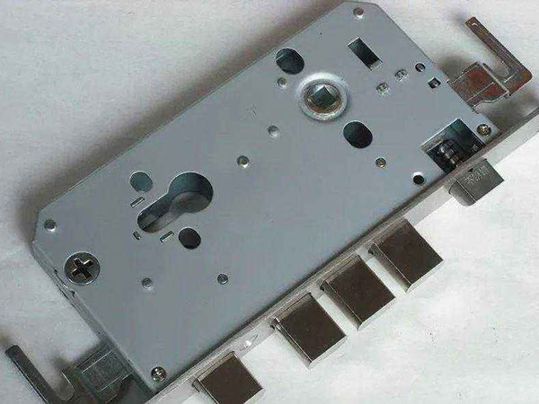 克拉玛依市24小时上门开锁公司